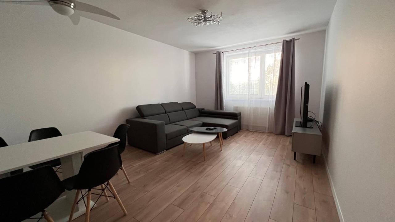 2 Apartment, Near Oc Galeria, Petrzalka Apartament *